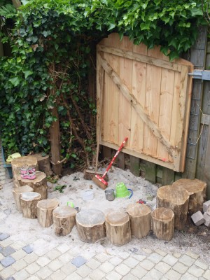 Zandbakken - Robinia stammetjes