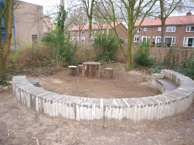 Bankjes - Stamtafel en tegelbank