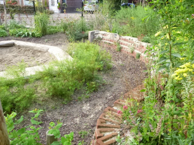 de Bijenkorf, Wageningen -  Stapelmuurtje